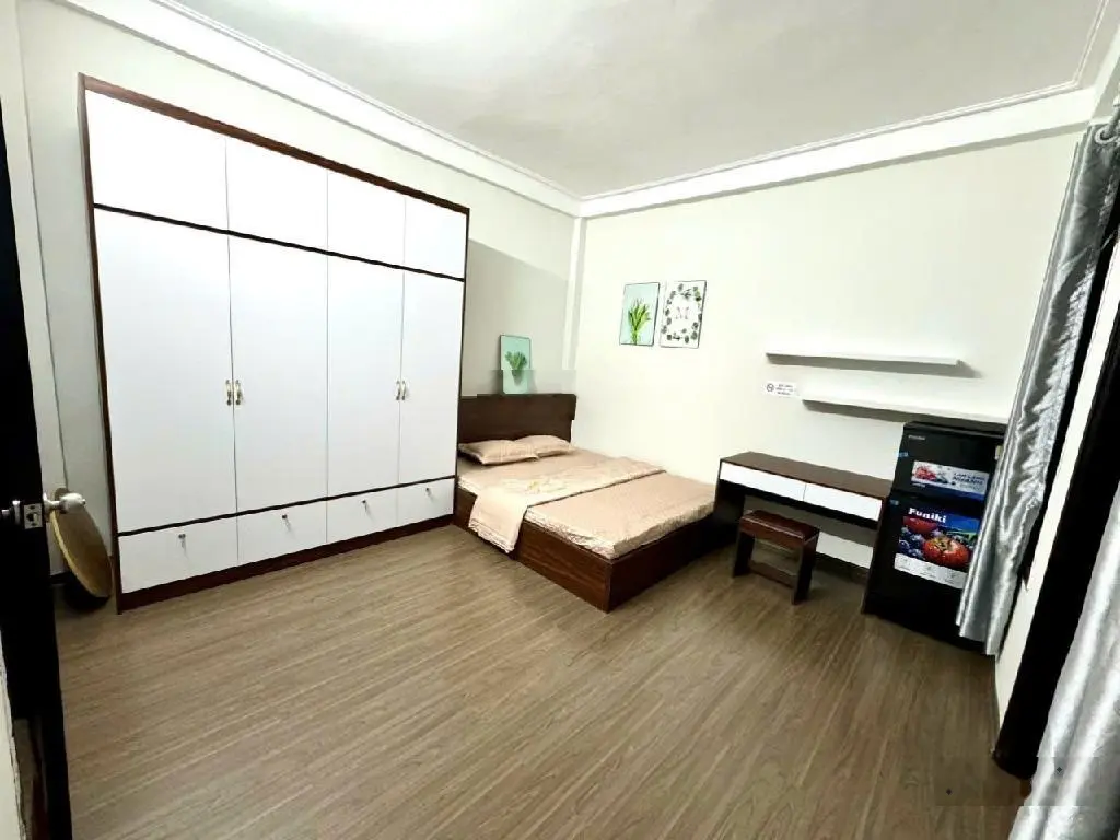 Bán nhà Hồ Tùng Mậu , bán đất tặng nhà 40m2 , mt 4,6m lô góc ngõ ba gác , 6,05 tỷ
