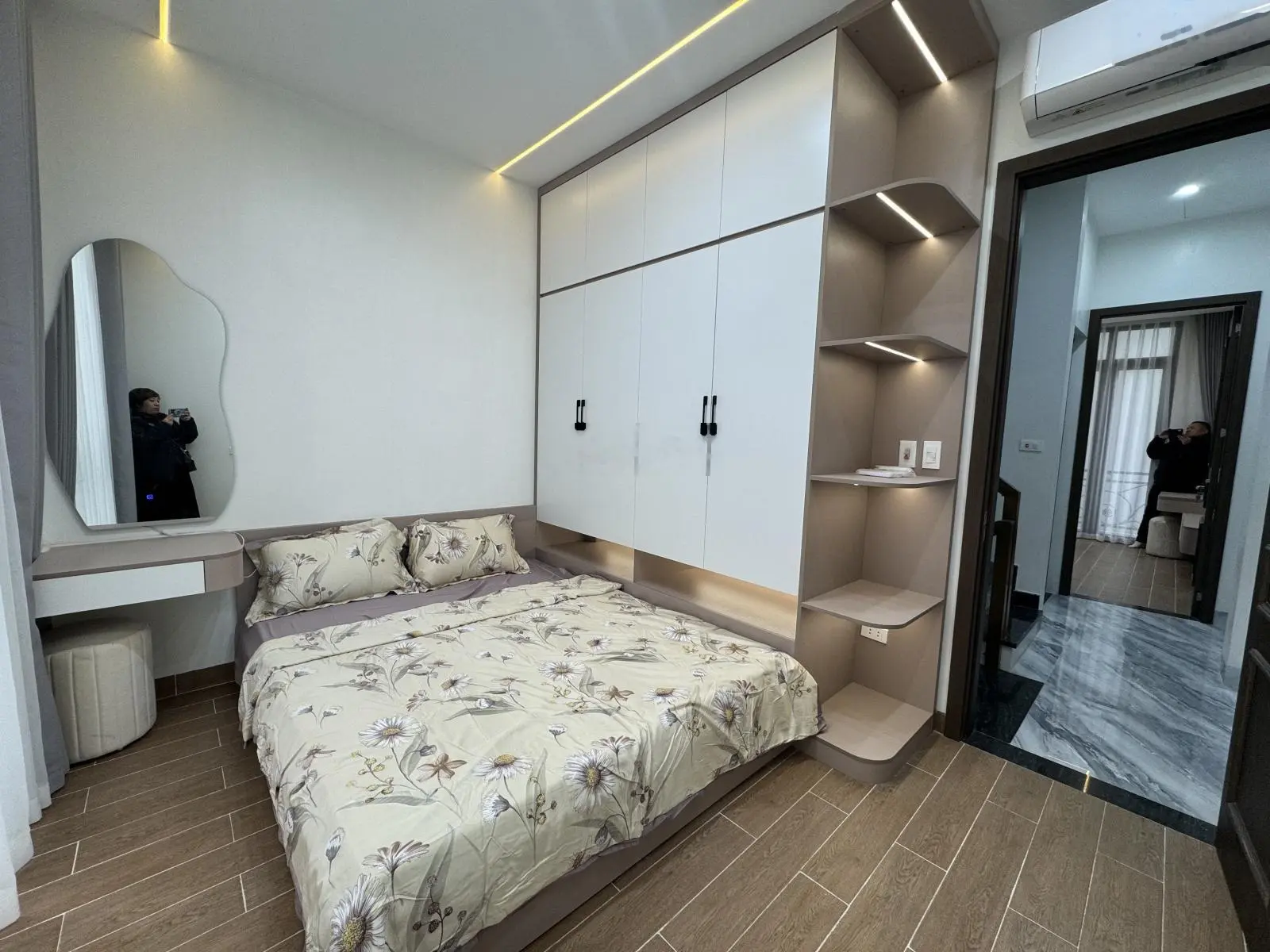 Nhà đẹp phân lô 2 mặt ngõ thoáng vĩnh viễn Chùa Láng Đống Đa - Gần ĐH Ngoại Thương diện tích 45m2