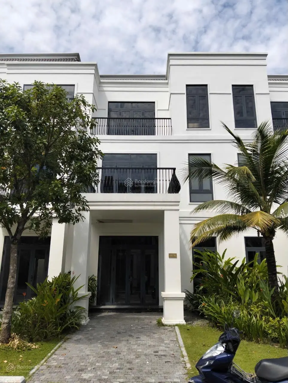 Bán nhà biệt thự tại West Lakes Golf & Villas, 2,37 tỷ vnd, 84m2