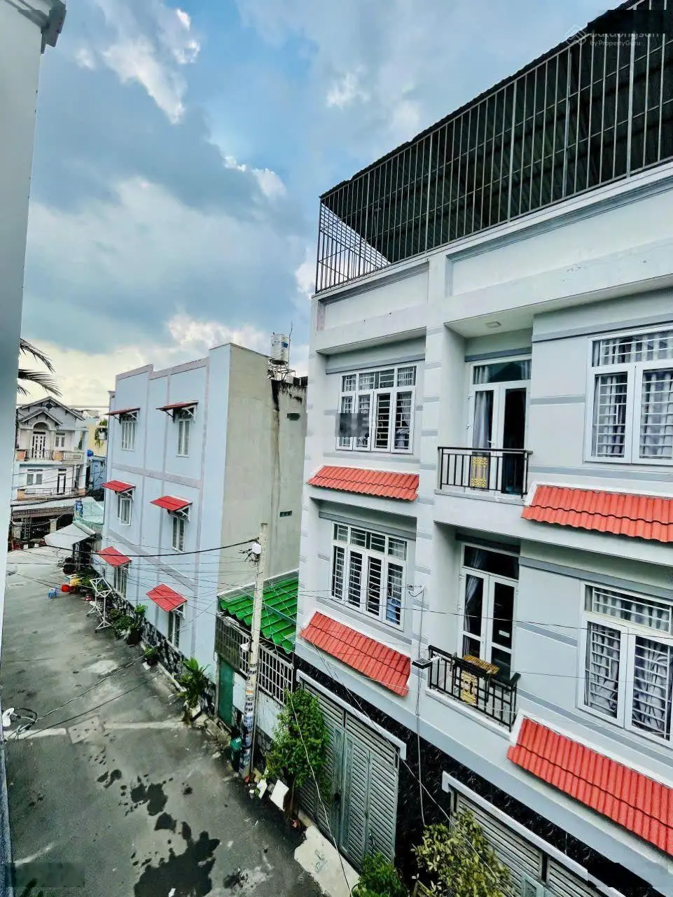 Bán nhà 2 lầu 4 phòng ngủ hẻm xe hơi nằm trục TX25 quận 12 giá 4ty880