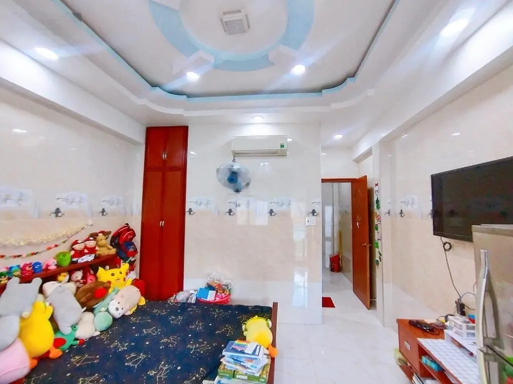 Nhà đẹp q4- 4 tầng đúc - 42m2 - hẻm 3m- ko qh-chỉ 4 tỷ nhỉnh