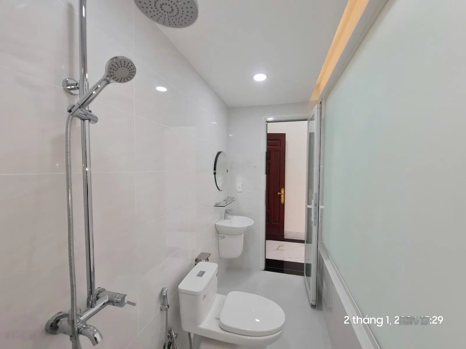 Nhà bán hẻm 50 đường Hoà Bình p5 quận 11 TPHCM gồm 4 p ngũ 1 thờ 5 WC giá 11 CTL, LH:0969748973