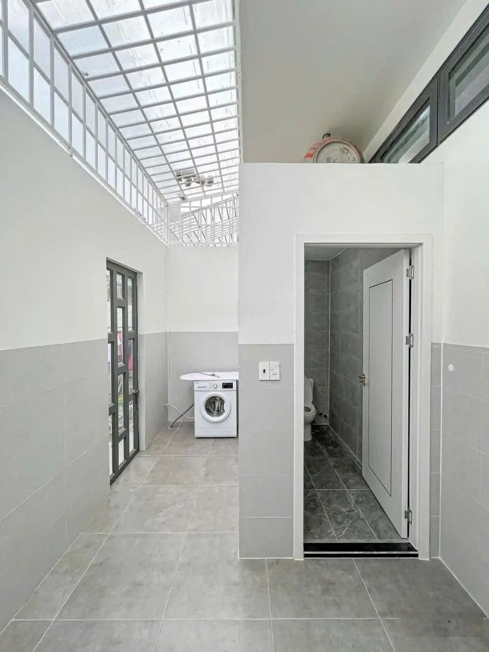 Bán nhà Phong Phú 70m2 1ty4 KDC văn minh, đầy đủ tiện ích. Cho thuê 7tr/ tháng