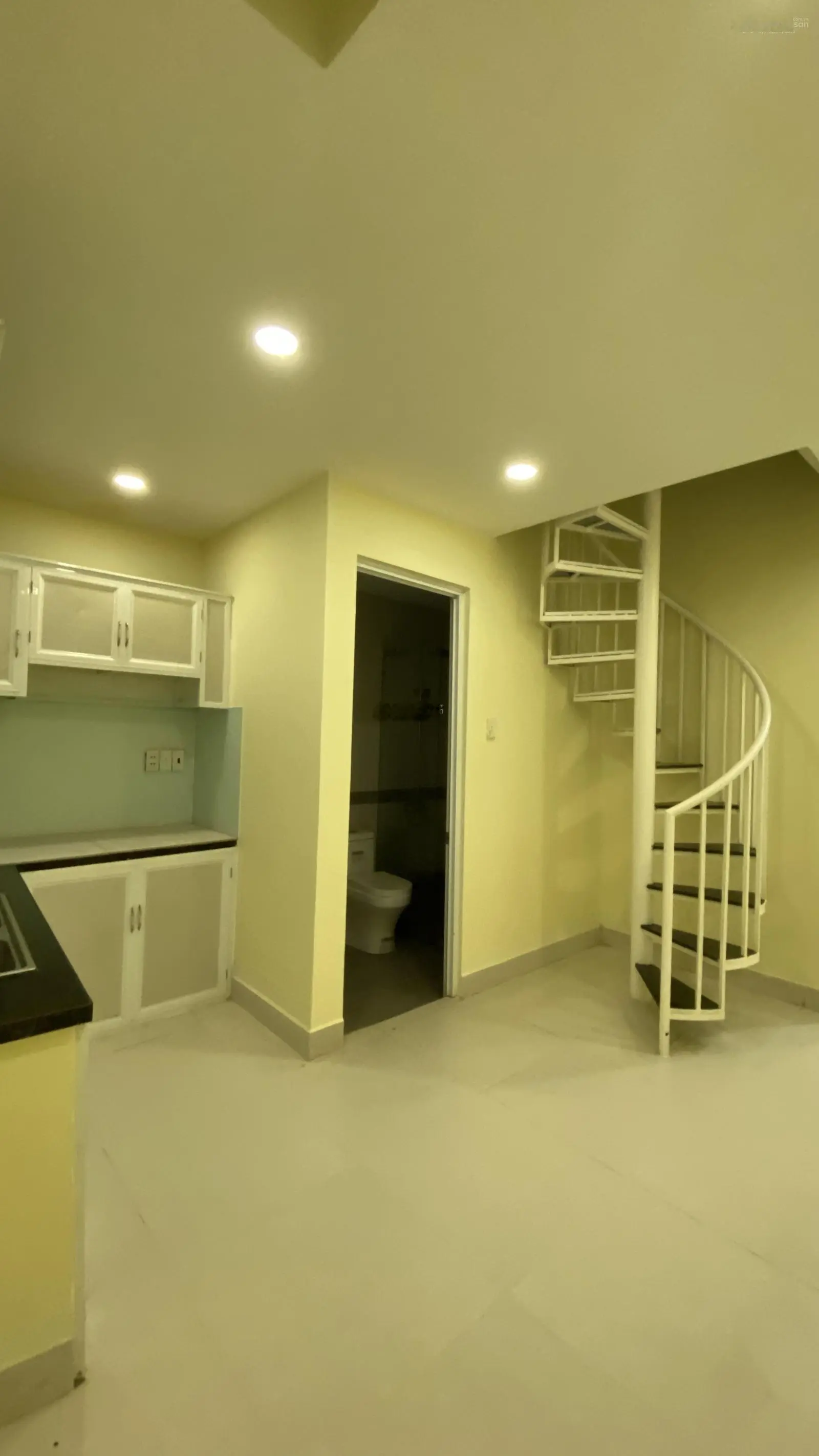 Nhà lầu hẻm ô tô sát mặt tiền đường 24 linh đông. Gần đường 22 đường Ụ Ghe. Gần vành đai 2. Sổ hồng