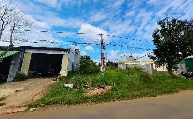 Kẹt tiền bán gấp lô đất MTĐ Bùi Thị Lùng gần Chợ Hóc Môn, Hóc Môn, Hồ Chí Minh. DT 120m2 SHR