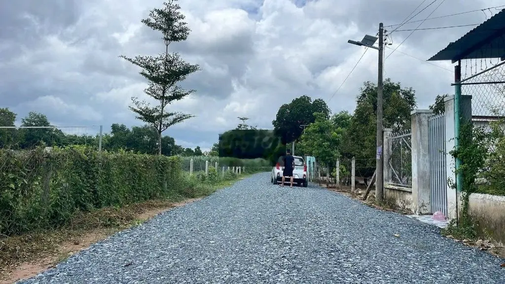 Bán đất có nhà mới 100%, diện tích 96m2 full thổ cư, xã Phú Hoà Đông