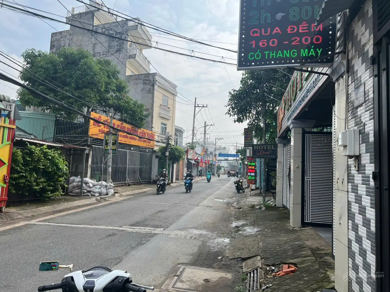 Bán nhà 1 trệt 3 lầu mặt tiền đường Hiệp Thành 7, phường Hiệp Thành, Quận 12