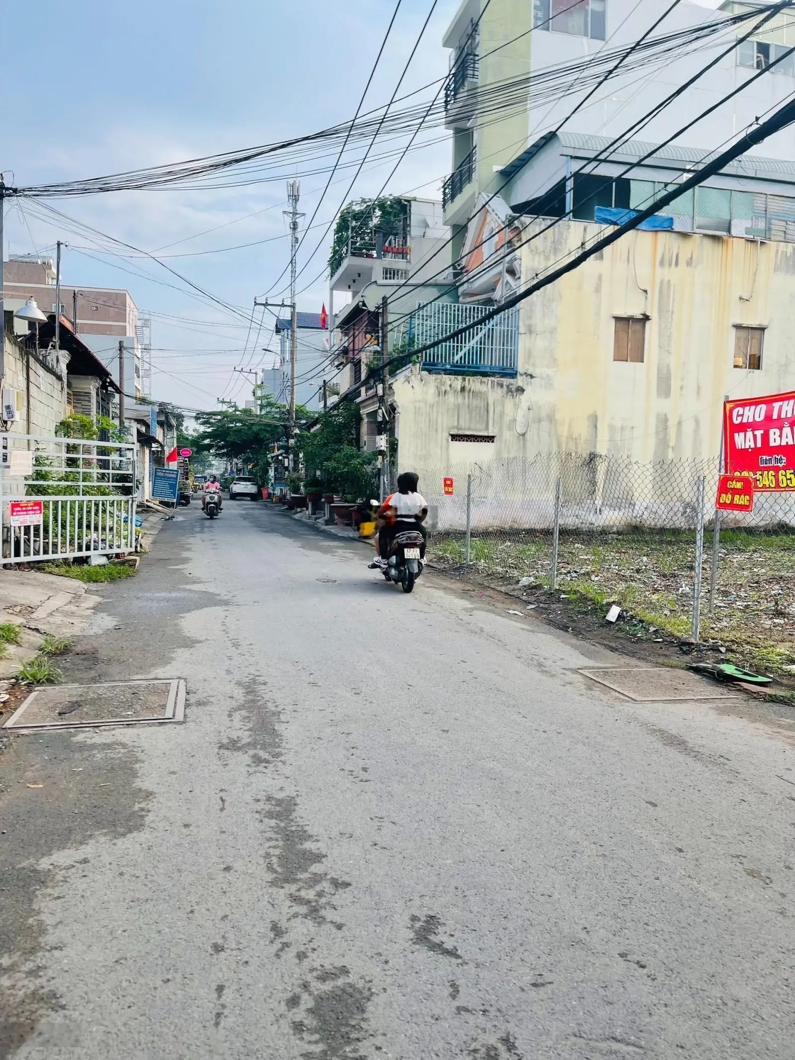 Bán đất Đ.Số 18 - Hiệp Bình Chánh - Thủ Đức gần Gigamall, DT: 80m2/2tỷ350 NH hỗ trợ 1tỷ5.SHR, XDTD