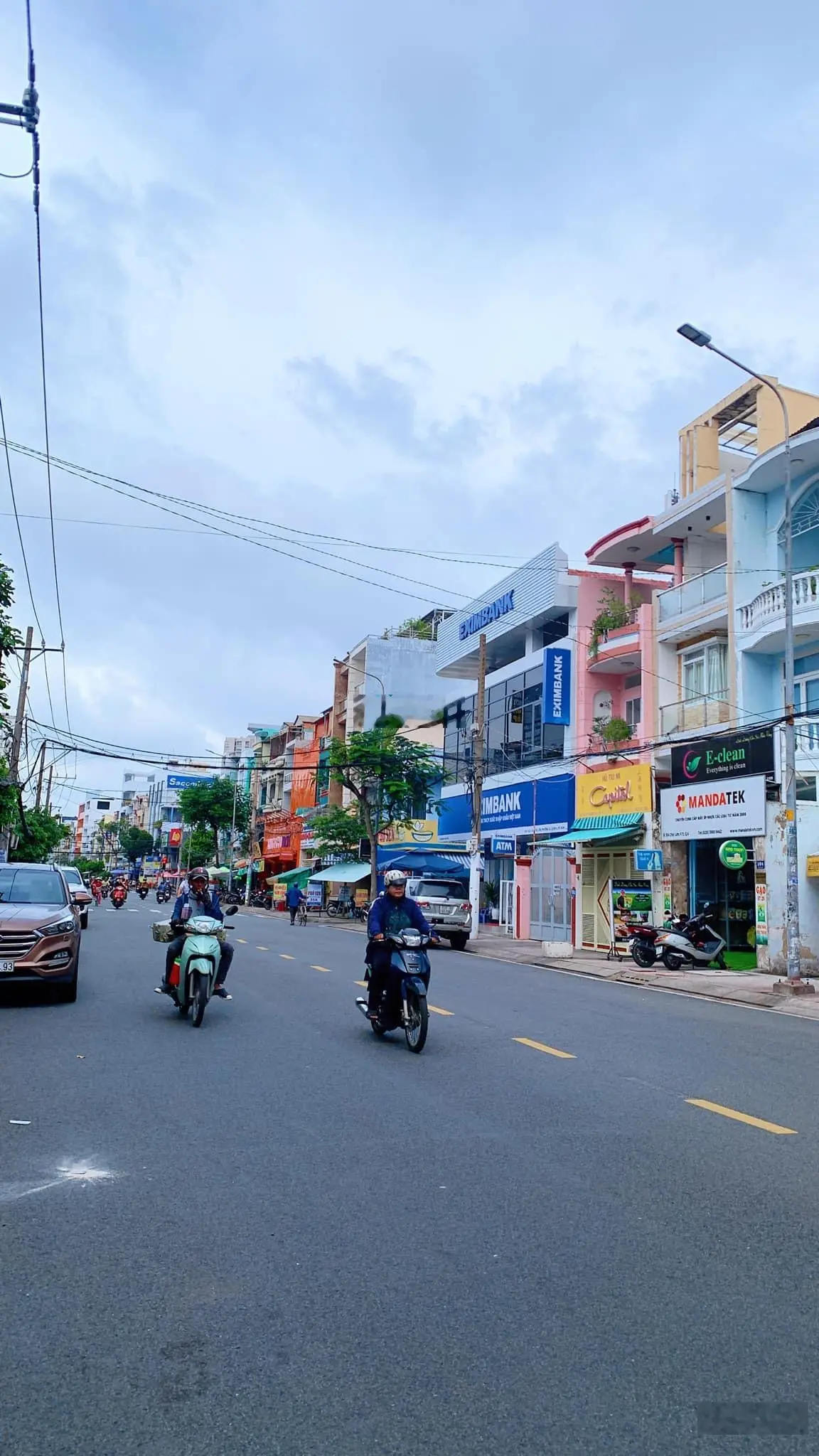 Nhà mới 5 tầng ở ngay Trần Văn Kiểu, P11, Q6 - 5PN khép kín - Hậu Giang thẳng 1 trục - ở và KD