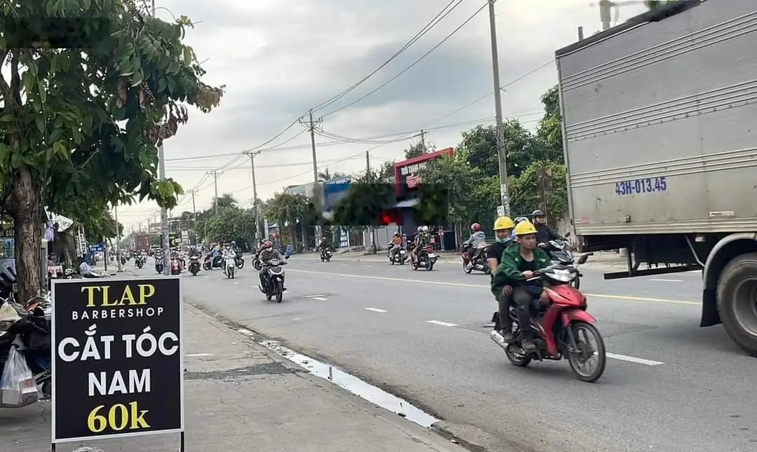 Ngộp ngân hàng giảm 1 tỷ bán nhanh nhà đất ngang 7m mặt tiền DT743, Dĩ An