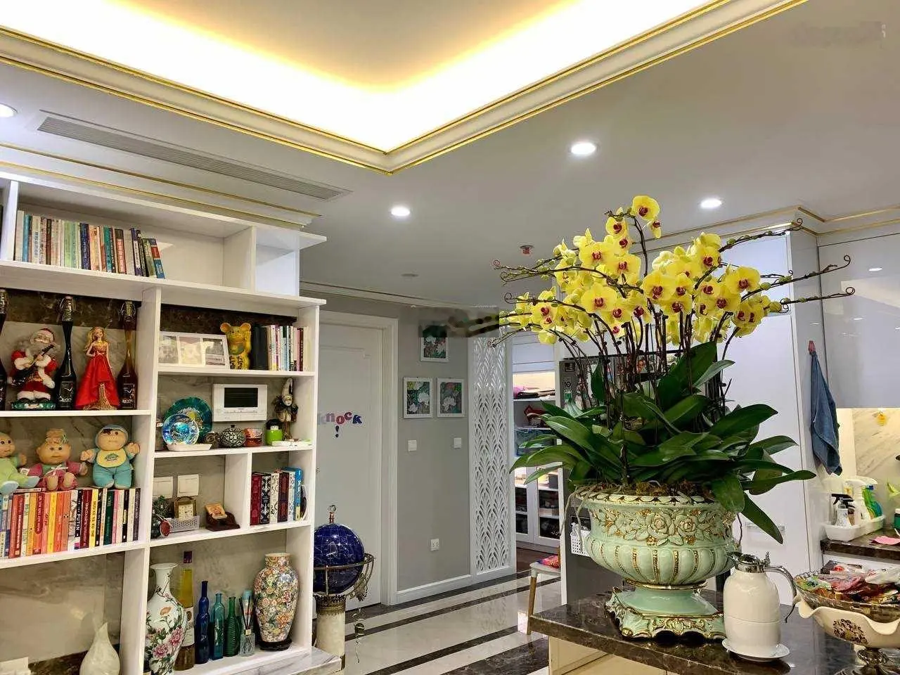 Căn hoa hậu tầng cao view Hồ Tây, 3PN, full nội thất cao cấp, nhận nhà ở ngay, đã có sổ đỏ lâu dài