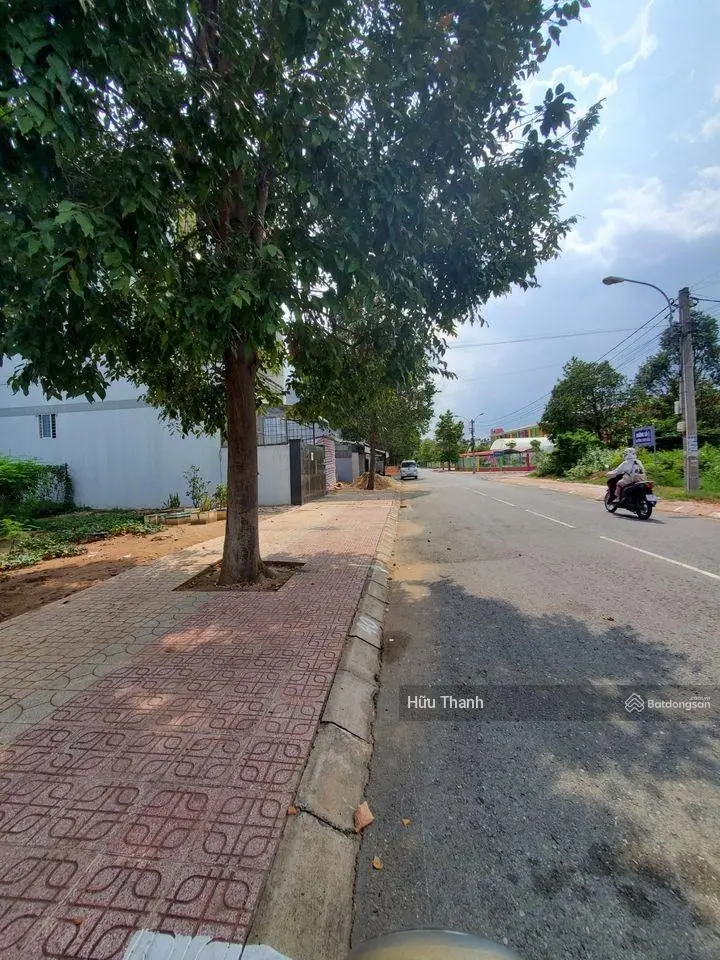 Đất kế bên chợ Thuận Đạo 120m2. Ngay đường Phan Văn Mãng, thị trấn Bến Lức. 0937 809 ***
