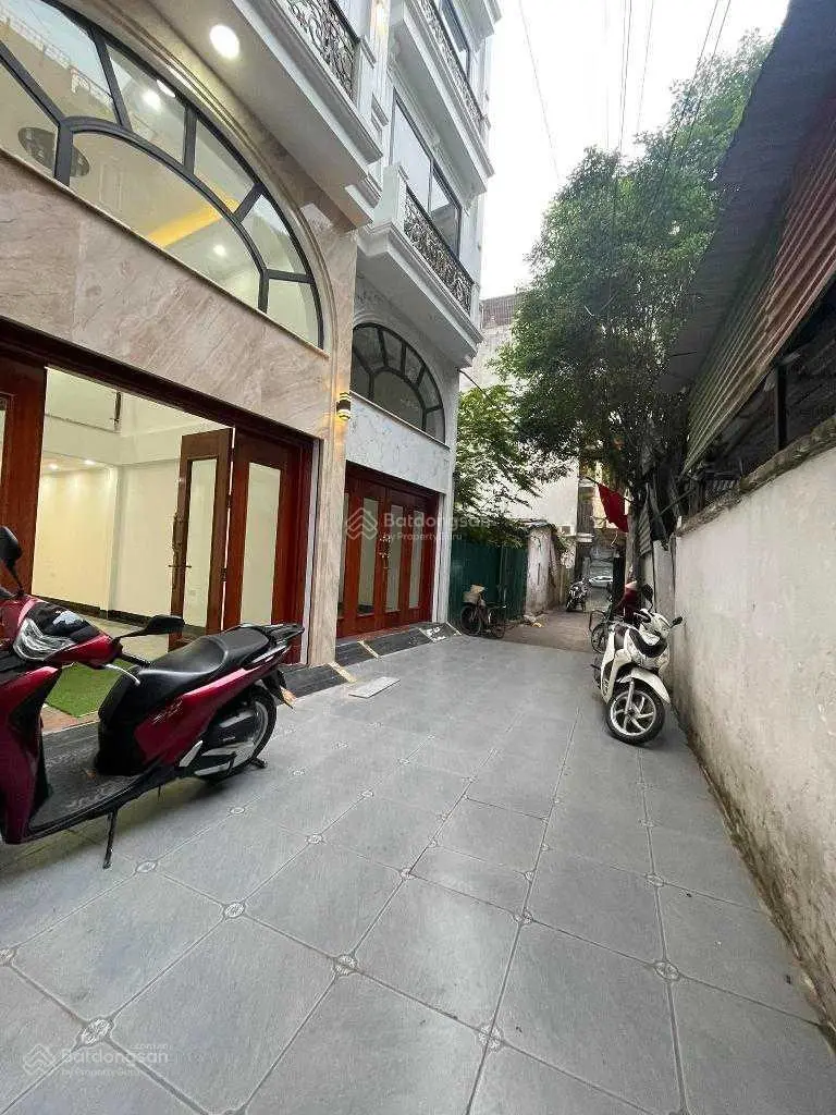 Bán nhà phố Thái Hà, ngõ ô tô, gần phố 91m2 - mặt tiền 5.25m