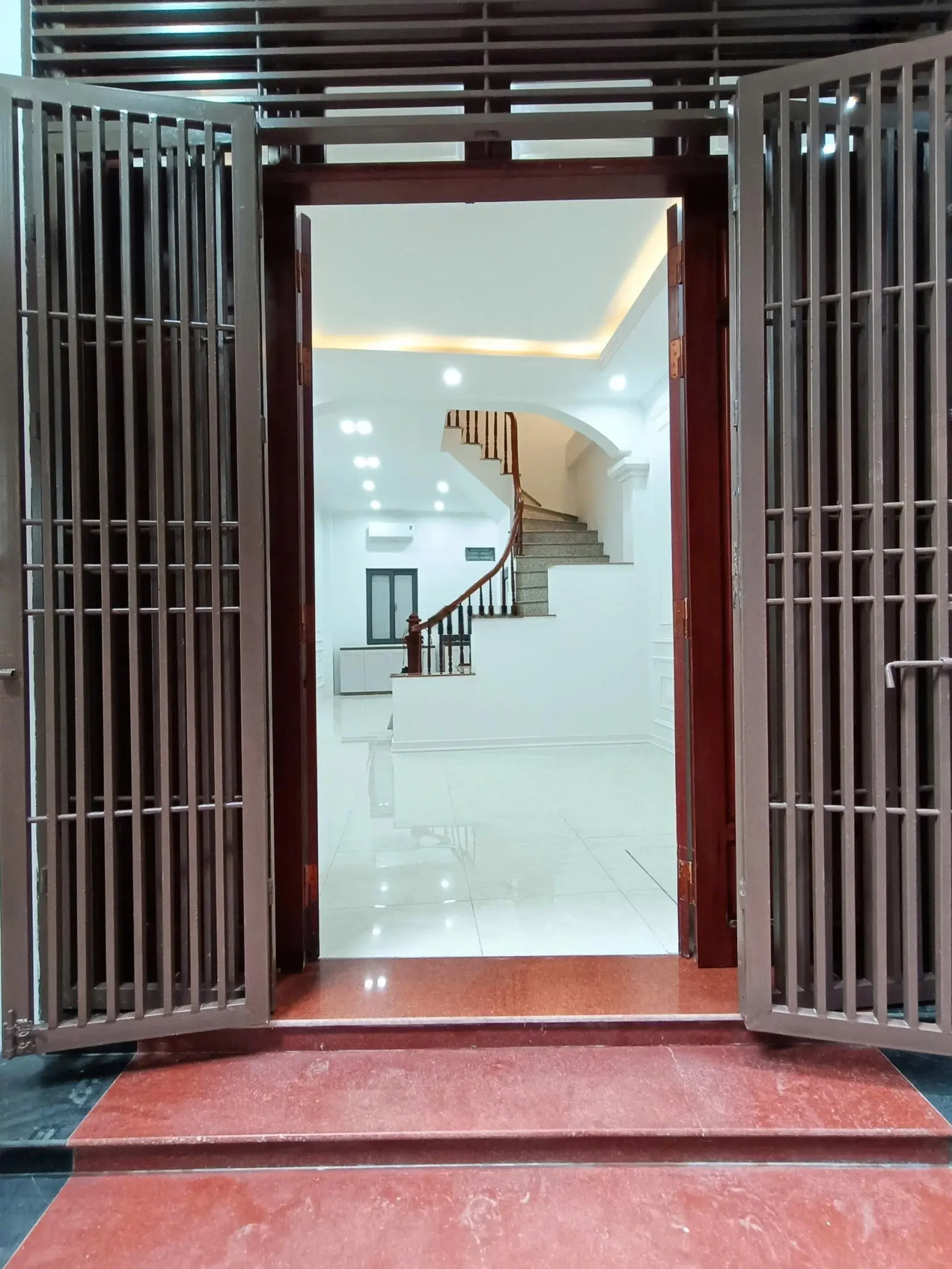 7tỷ về ở ngay nhà la khê hà đông ngõ thông 2 ô tô