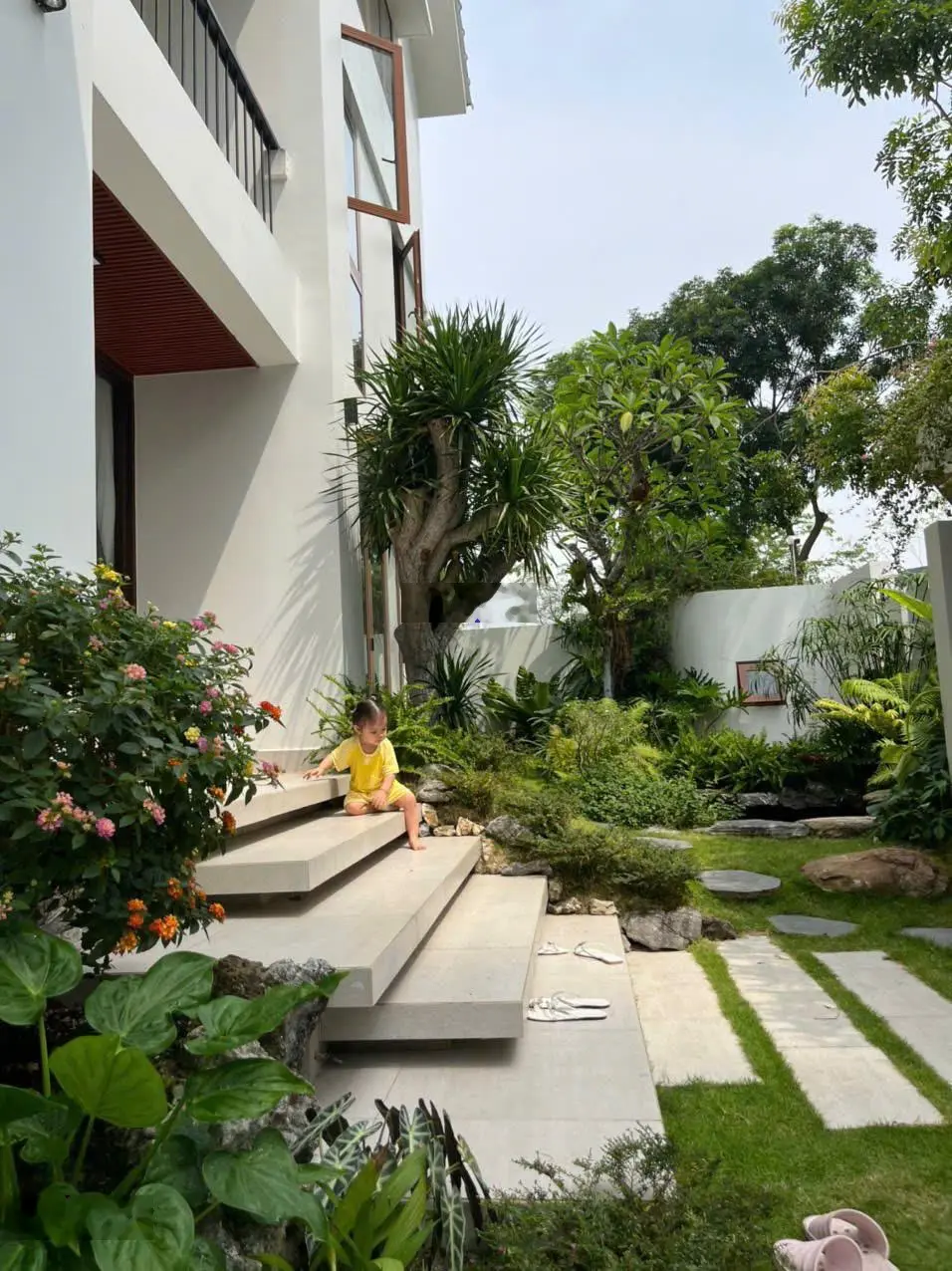 Đừng bỏ lỡ 1 căn biệt thự góc 2 mt nhà xây tâm huyết chủ cần bán gấp để giải quyêt cv giá cực rẻ