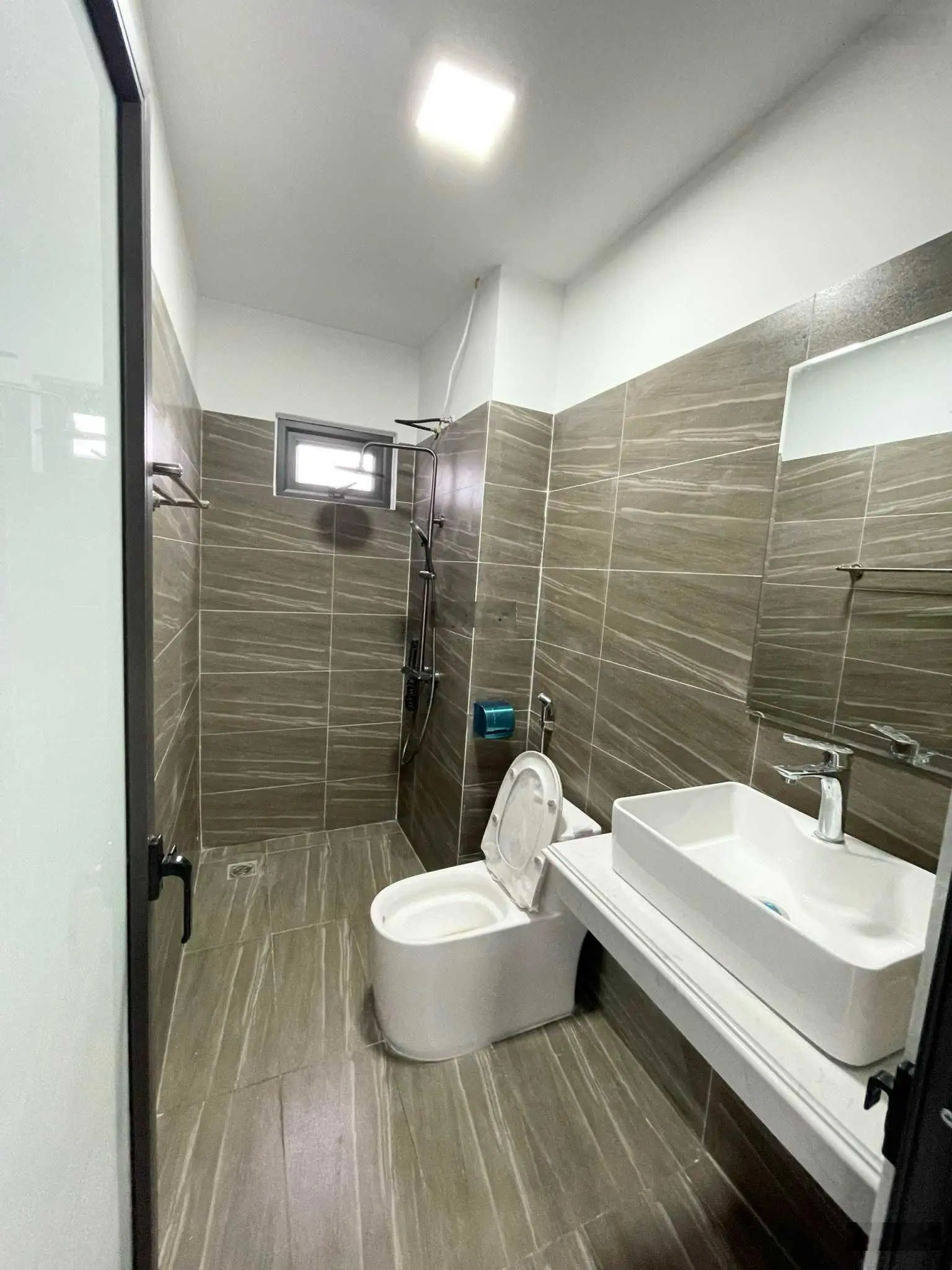 Nhà xây mới 4t x32m, cách chợ đầu mối 700m, cây xăng xốm, đại học đại nam khoảng1,5km
