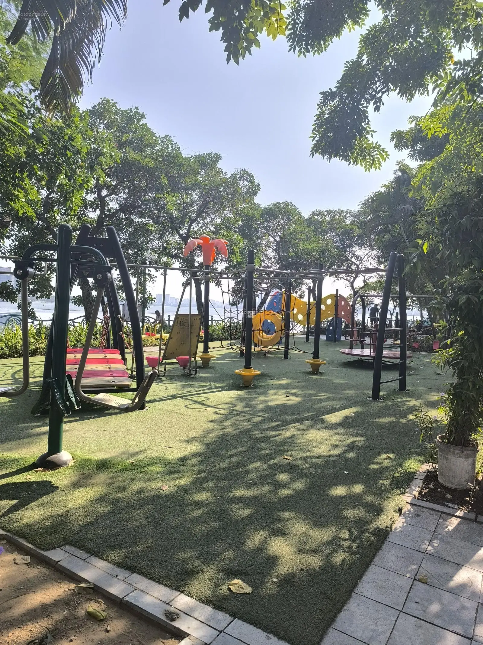 Bán nhà mặt phố Nhật Chiêu 75m2 - 52 tỷ, nhà 2 ngõ ô tô, phù hợp kinh doanh khách sạn