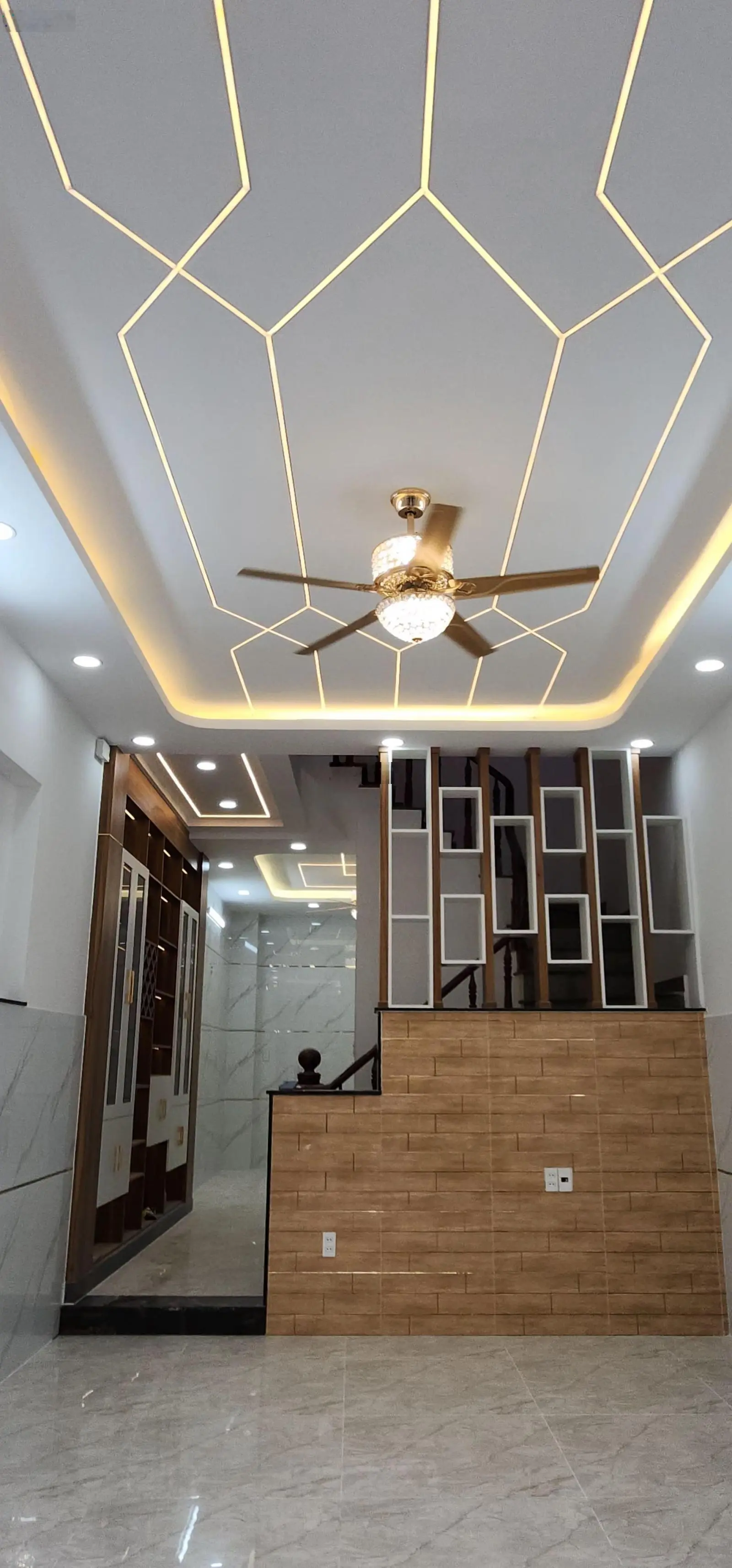 Nhà mới 100% 2 sẹc đường Phan Anh, đúc kiên cố 3 lầu