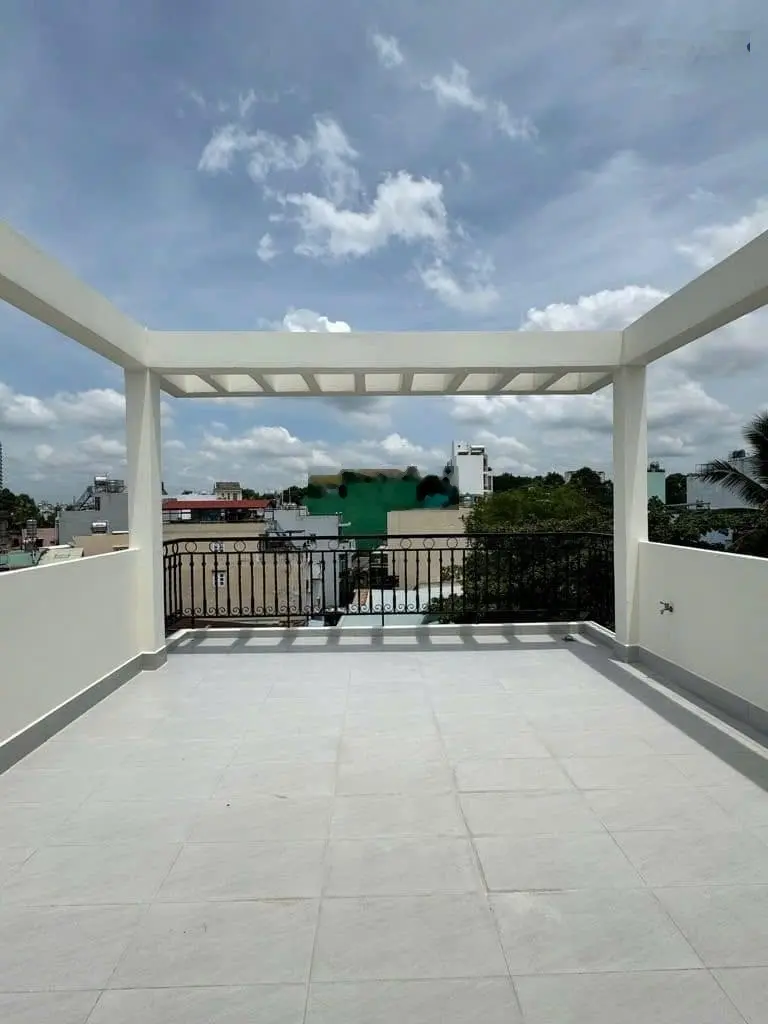Nhà ngộp bán gấp DT 72,8m2/3tỷ380 Hoà Bình P5 Quận 11. Đang cho thuê 28tr/th gần CV nước Đầm Sen