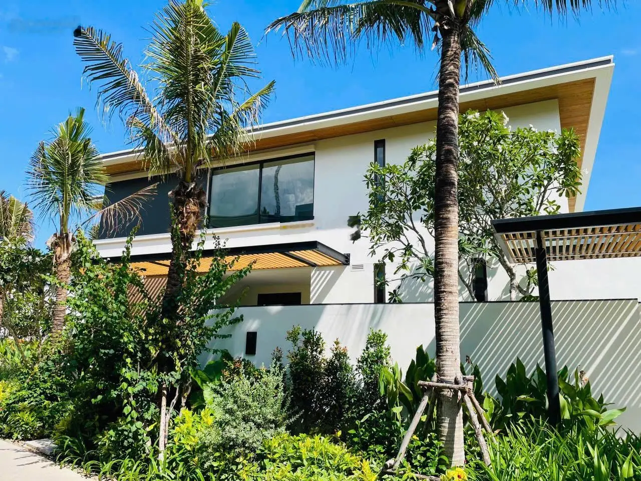 Mua Biệt Thự Gran Melia Nha Trang Tặng 1 Căn hộ 3 tỷ TT đến 8 năm, chia sẻ doanh thu 50% - hoặc ở.