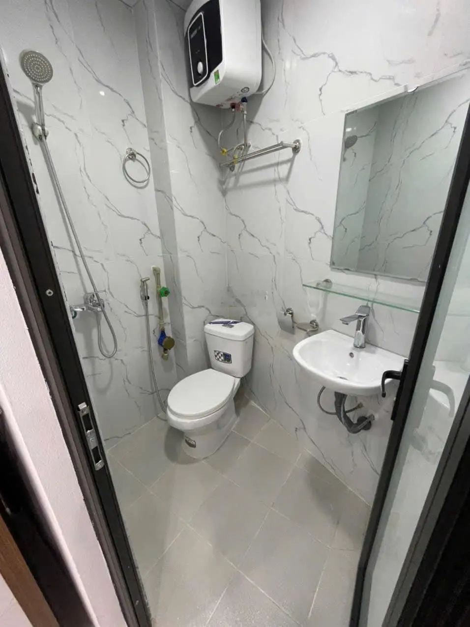 Bán toà chung cư mini tại Hoàng Mai 60m2x6 tầng giá 14,9tỷ 14 phòng, đường oto, full đồ, thang máy