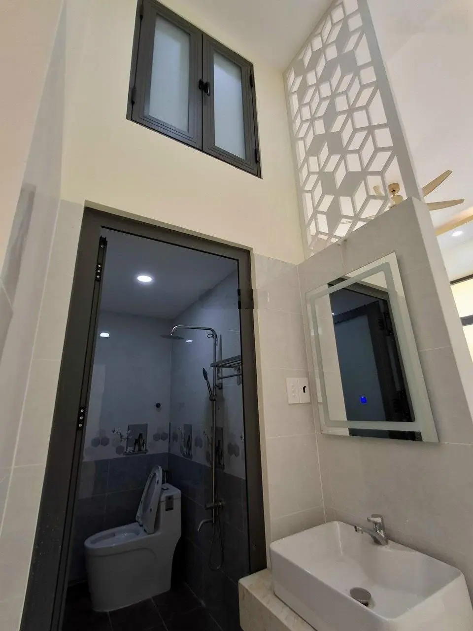 Nhà 1 trệt 1 lầu mới hẻm đường 182, Tăng Nhơn Phú A, quận 9, DT 56m/3.1tỷ.