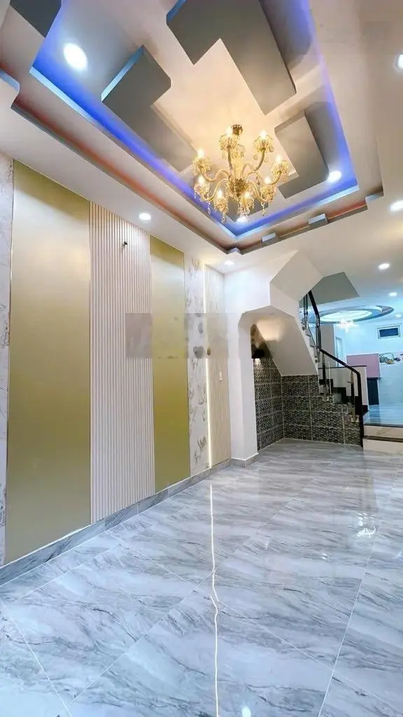 Nhà đẹp q4 - sát mt đường - 5 lầu đúc- 40m2 - 4pn- chỉ 5 tỷ nhỉnh