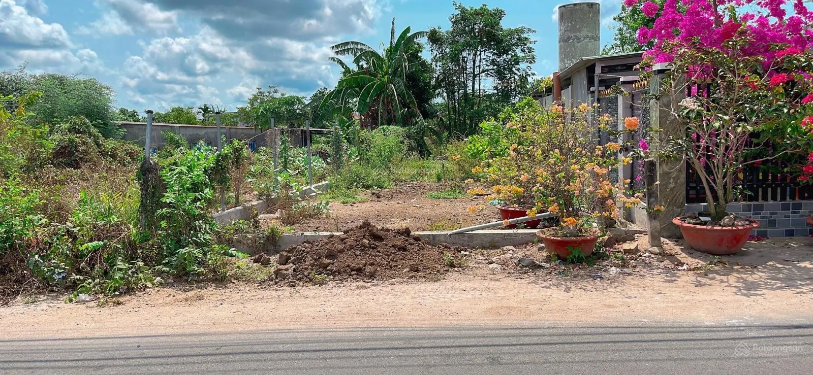Bán đất thị trấn Đất Đỏ Bà Rịa Vũng Tàu DT 162m2 mặt tiền đường nhựa rộng 10m