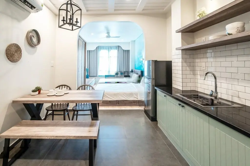 Tòa nhà căn hộ dịch vụ Nguyễn Văn Hưởng, Thảo Điền, Quận 2. Giá 50 tỷ. Full nội thất