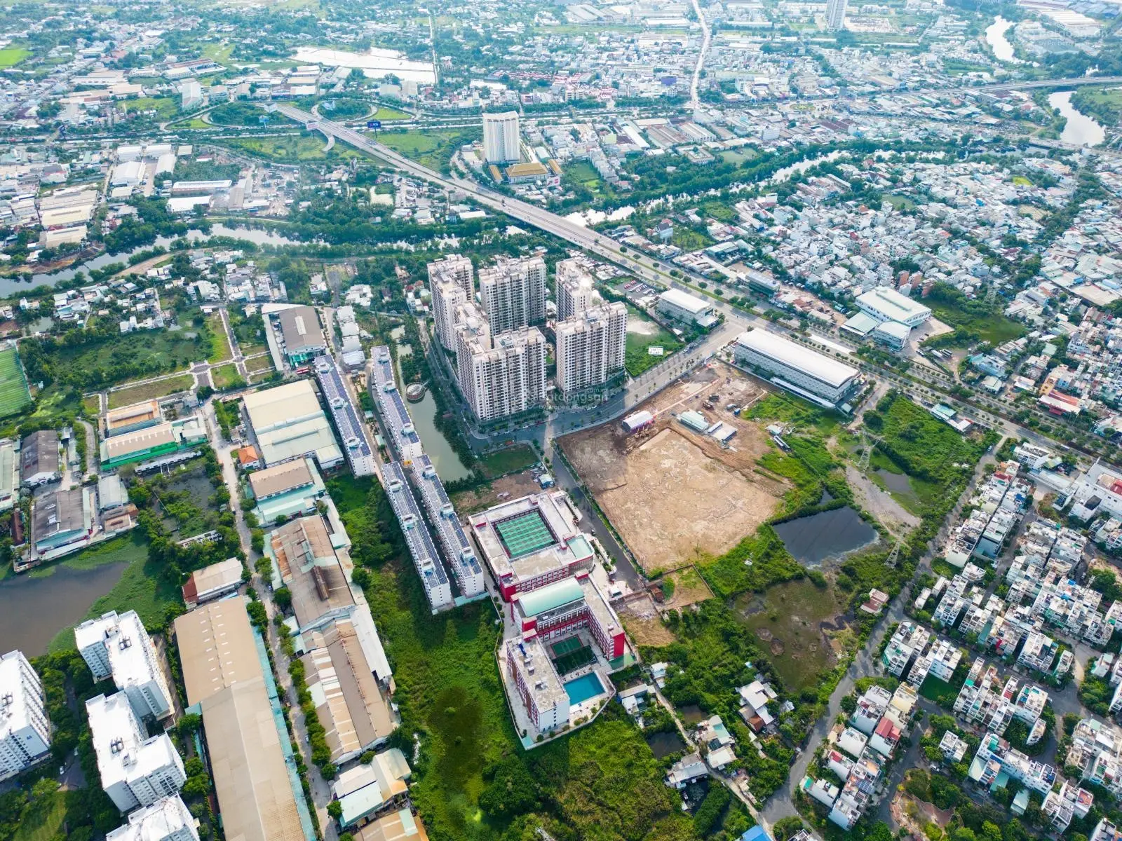 Ngân hàng liên kết CĐT thanh lý 15 lô đất thổ cư giá tốt, sổ riêng, khu đông dân cách Q1 chỉ 15p