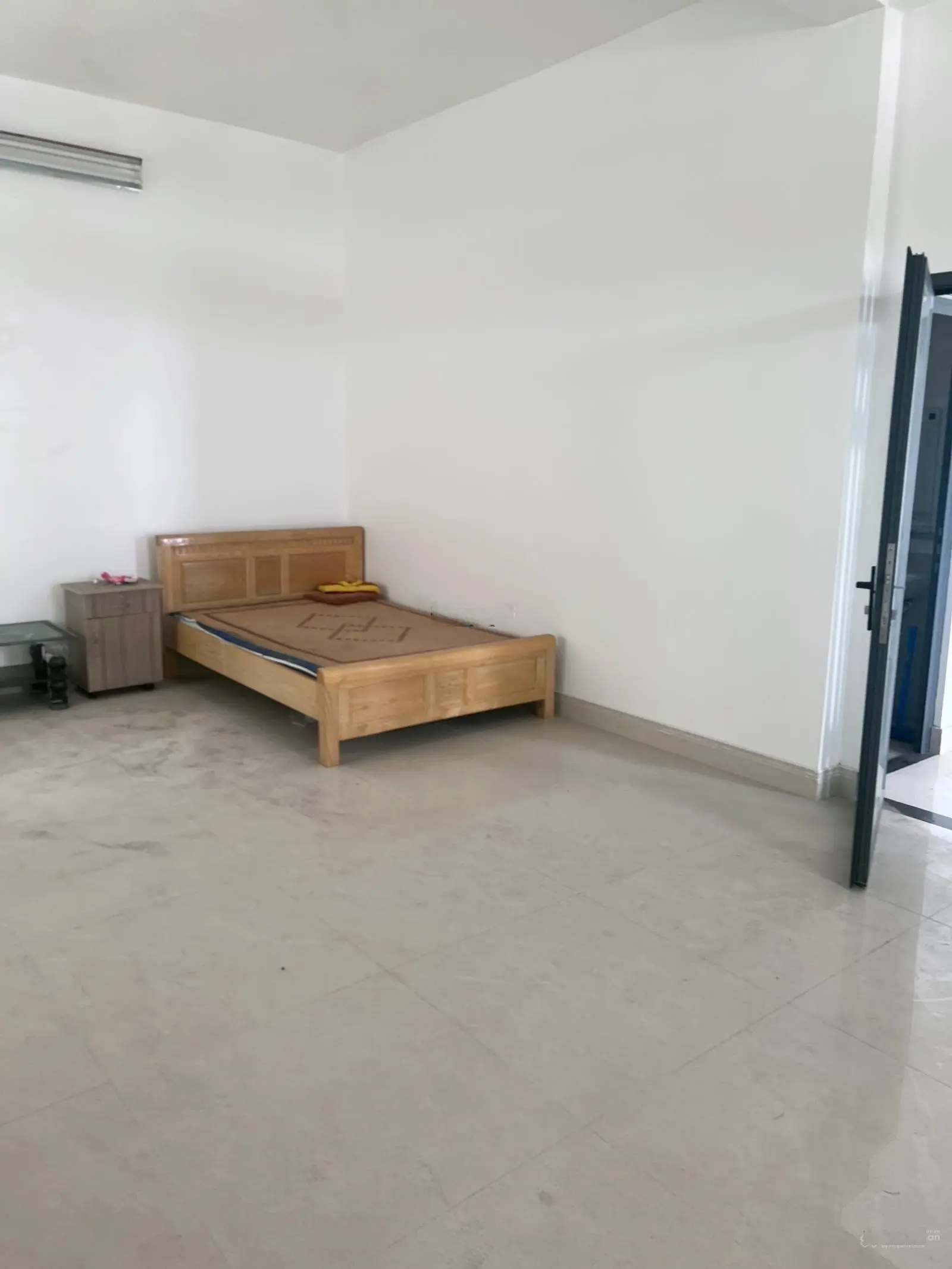Anh trai ở Hà Nội cần bán khu phức hợp toà nhà và lô đất 600m2 tại KDC Đông An