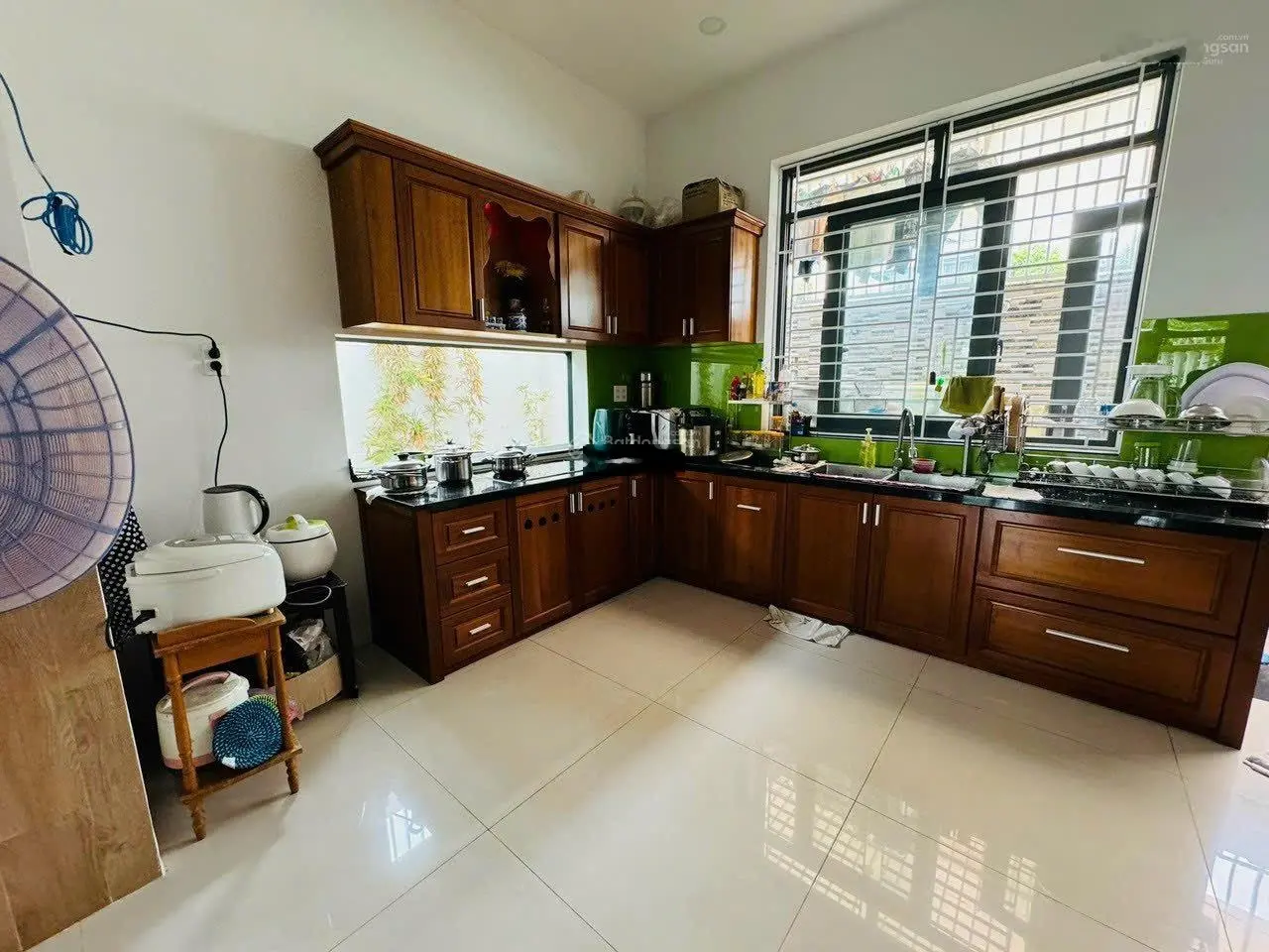 Chính chủ đi Mỹ cần bán gấp căn biệt thự 1 trệt 1 lầu KĐT An Bình Tân DT 180m2 đã có sổ hồng