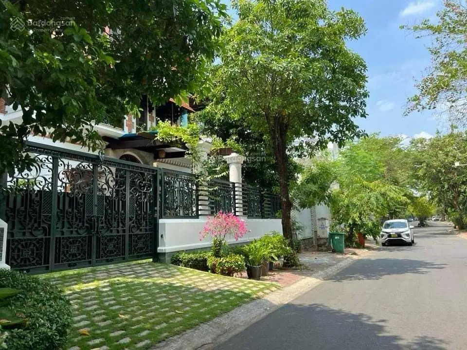 Bán biệt thự góc 2MT khu compound VIP Fideco Thảo Điền 318m2 chỉ 77 tỷ, rẻ hơn 30% thị trường