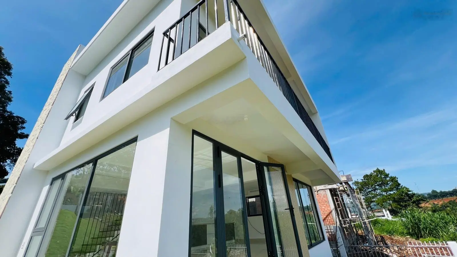 Nhà biệt thự nghỉ dưỡng ven Đà Lạt giá cực tốt