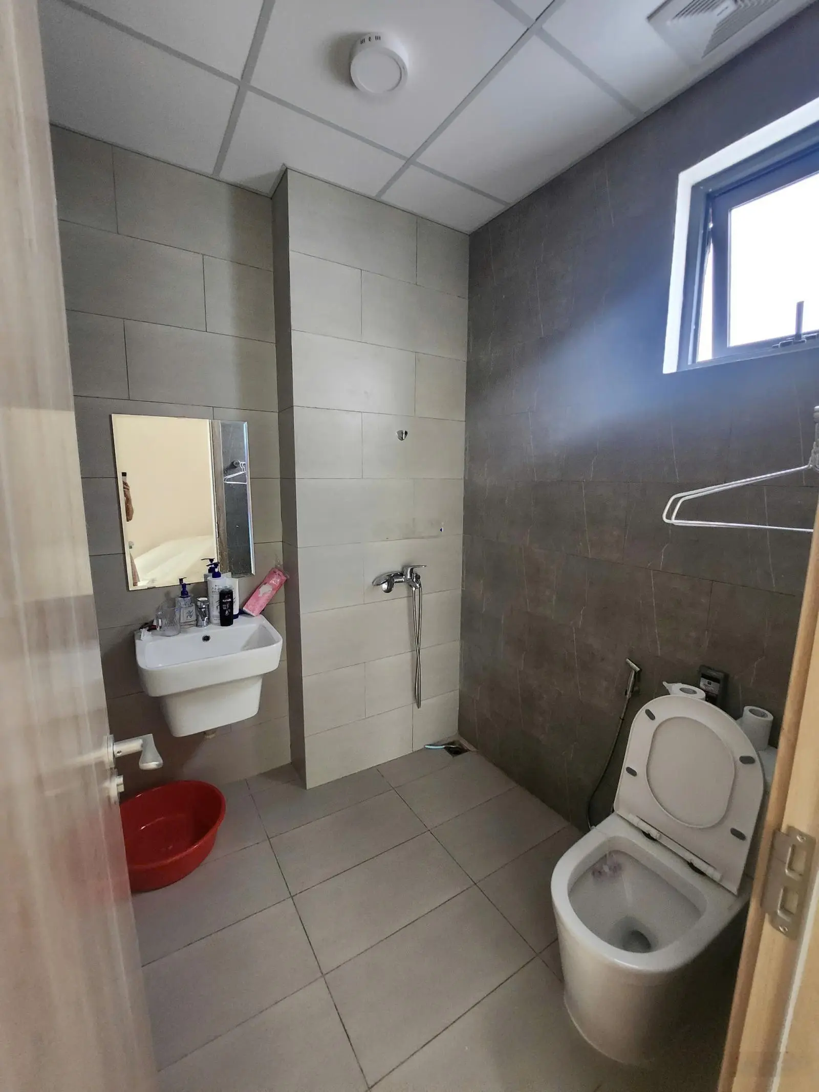 Nhà liền kề ngay góc Tây Sông Hậu GĐ2, 66m2, thuận tiện mua bán