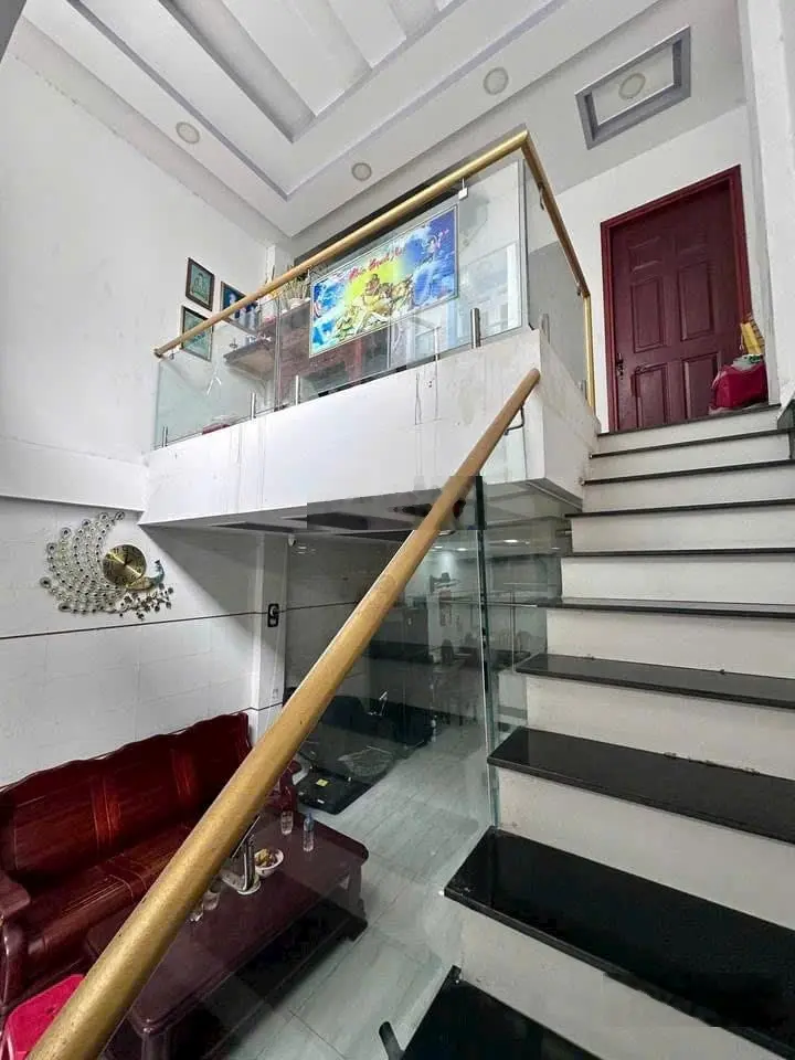 Bán nhà hẻm xe hơi khu đẹp 4,4 x 11m. Đúc 4.5 tấm. nhà đẹp hc đủ giá 5.85 tỷ TL chính chủ