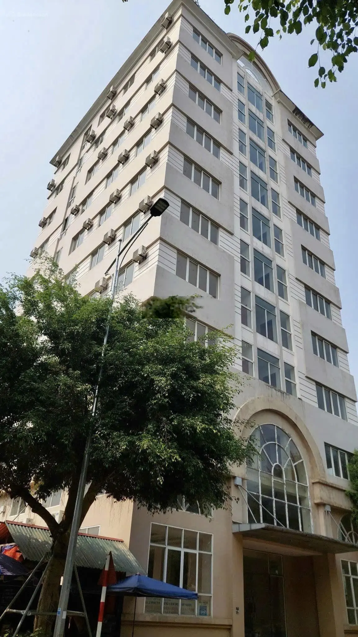 Chính chủ cần sang nhượng khách sạn 12 tầng đã hoàn thiện gần CK Quốc tế