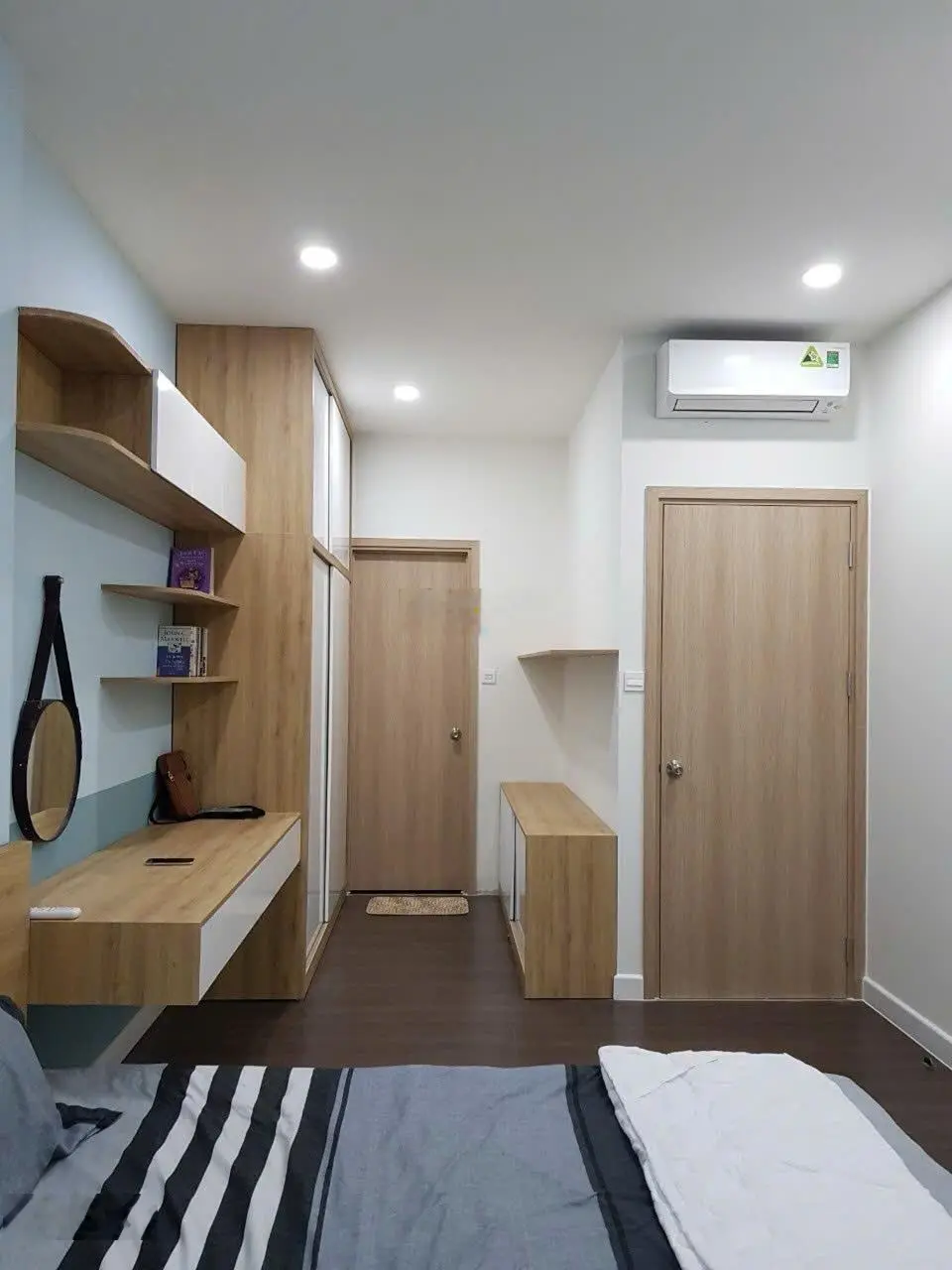 Cần tiền bán nhanh căn hộ 2PN-2WC The Sụn Avenue giá tốt nhất. LH: 0909 024 ***