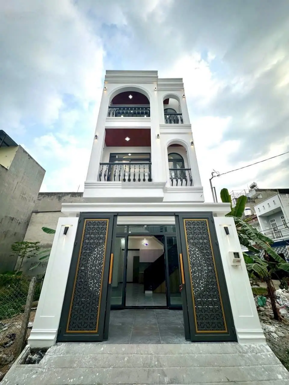 Bán gấp nhà mới 1 trệt 2 lầu mặt tiền hẻm 47 trường lưu - long trường - q9. giá đầu tư 4,99 tỷ