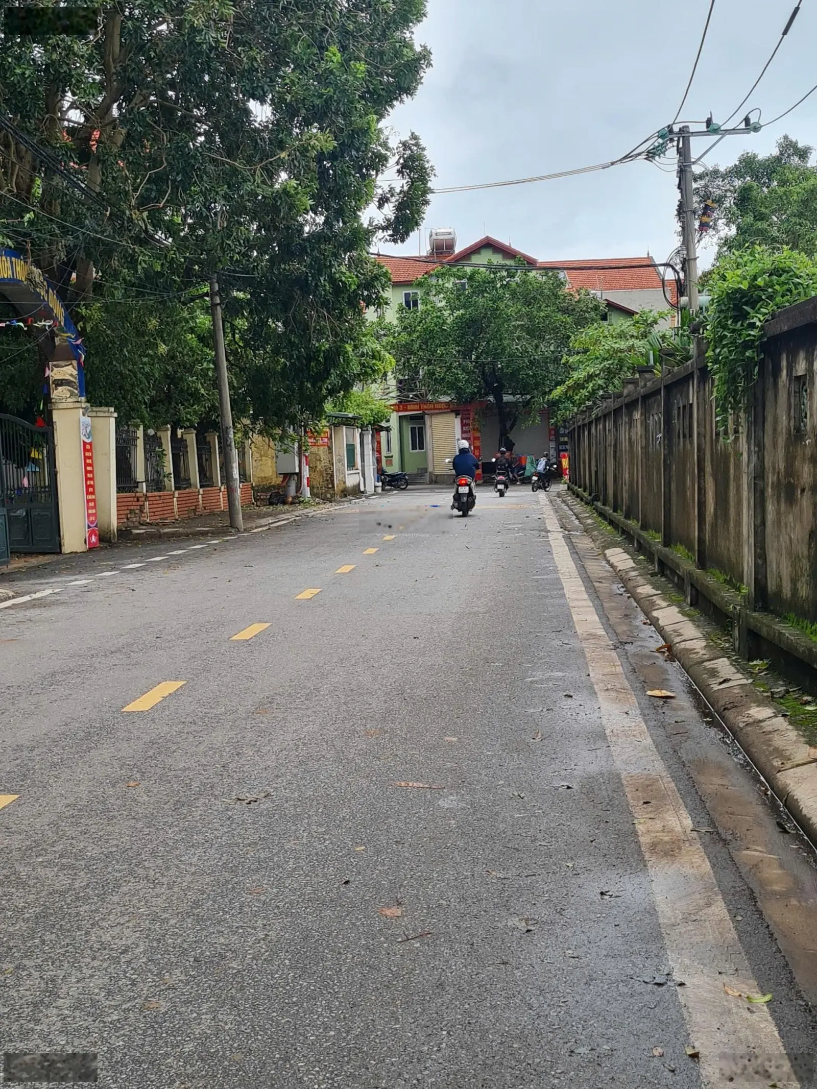 Chủ nhờ bán 90m2 đất hai mặt thoáng xã Đa Tốn, huyện Gia Lâm trục chính thôn ô tô 26 chỗ đi thông