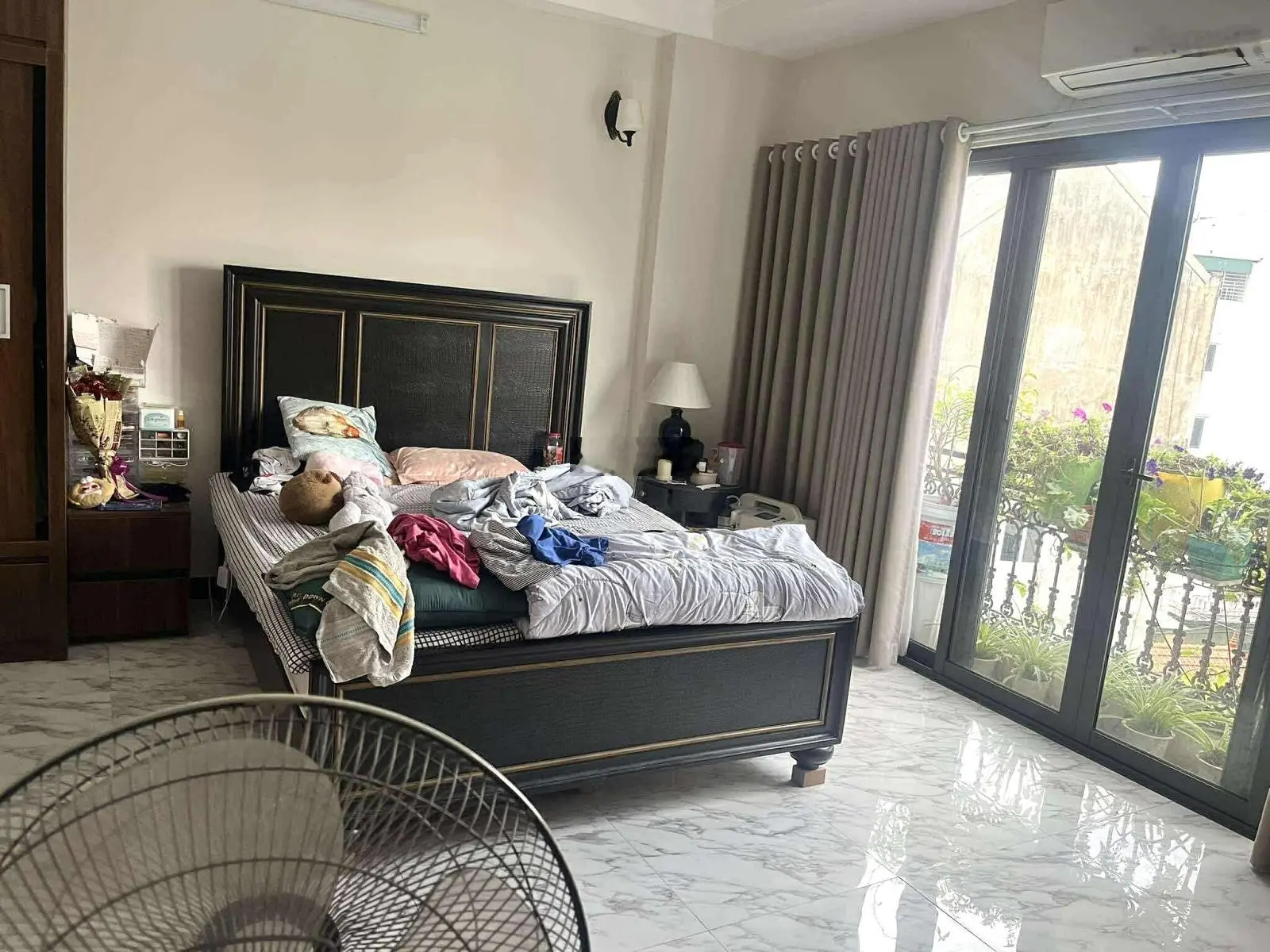Bán Gấp nhà Trường Lâm-Việt Hưng.Dân xây 5 tầng.thang máy.DT 51,1m. MT 4,7m.oto 7 chỗ đỗ cửa. 9tỷ98