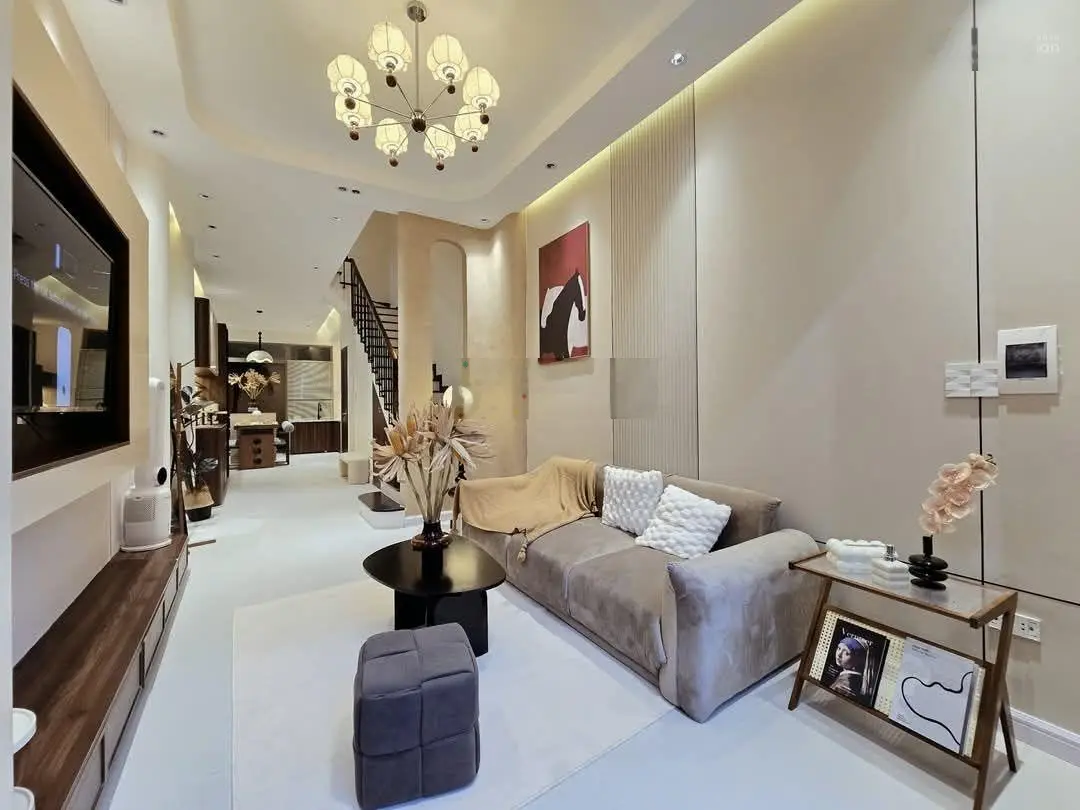 NHÀ ĐẸP 3 tầng full nội thất sang trọng đường HOÀNG DIỆU