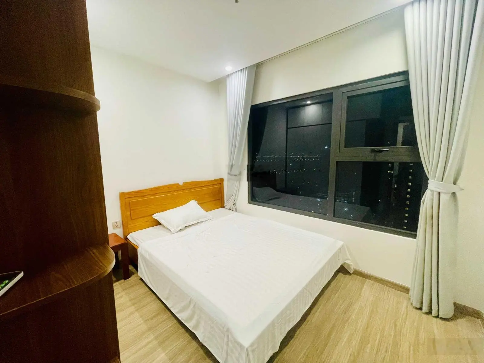 Bán nhanh căn hộ 1+1 ngủ -full nội thất - view đẹp tầng trung Vinhomes Ocean Park