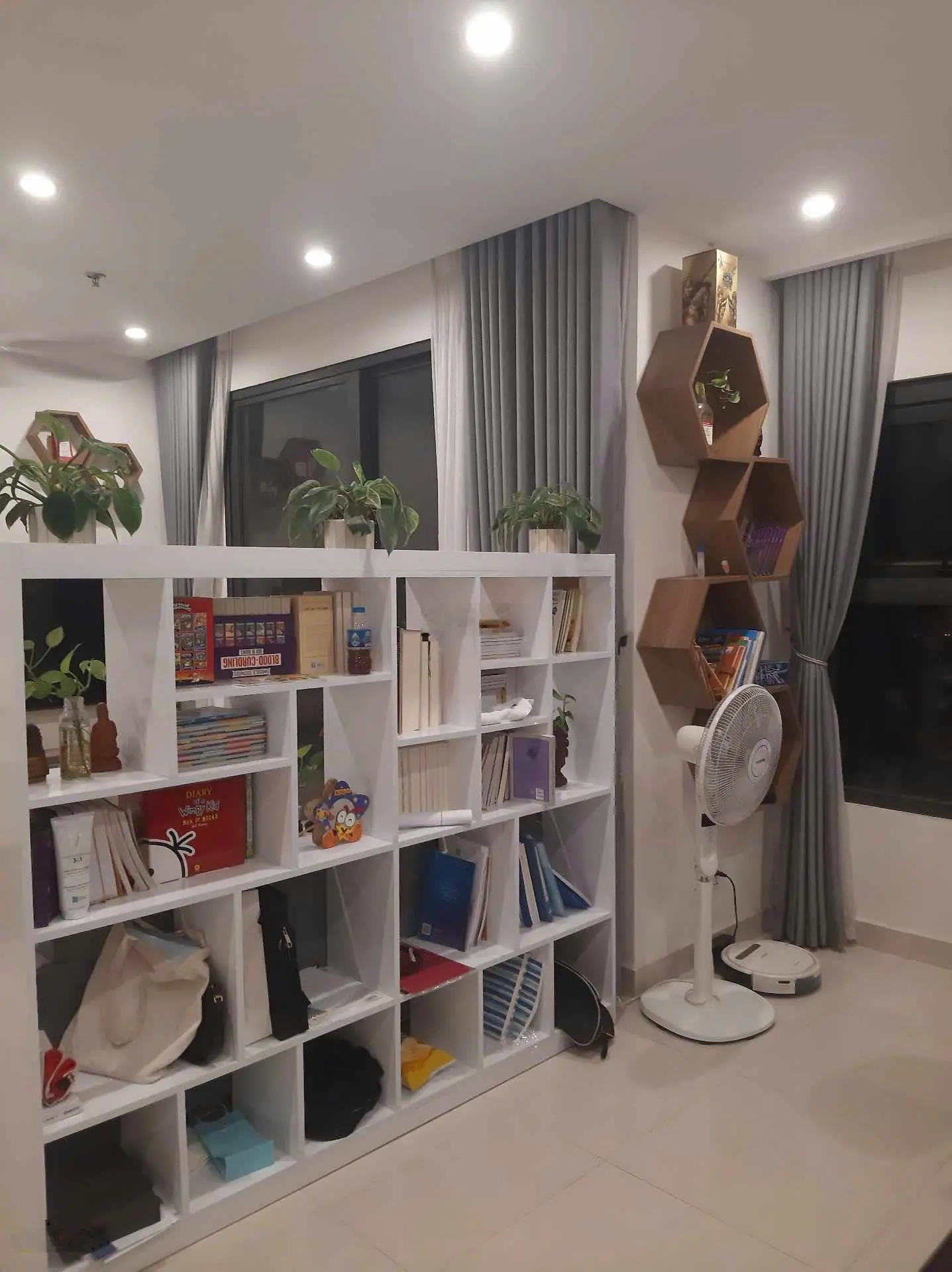 Cần bán nhanh căn hộ 2N + tòa S101 tầng 08 The Sapphire - Vinhomes Smart City Giá cực tốt 4,1 tỷ BP