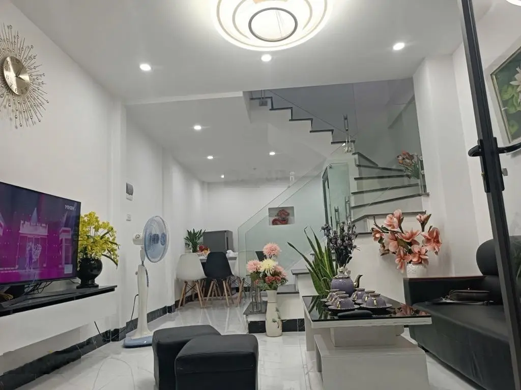 Nhà phố Vũ Trọng Phụng, 4 tầng - 4 pn. Nội thất đầy đủ, 2 thoáng 50m ra Phố. 0984 596 *** em Nhân