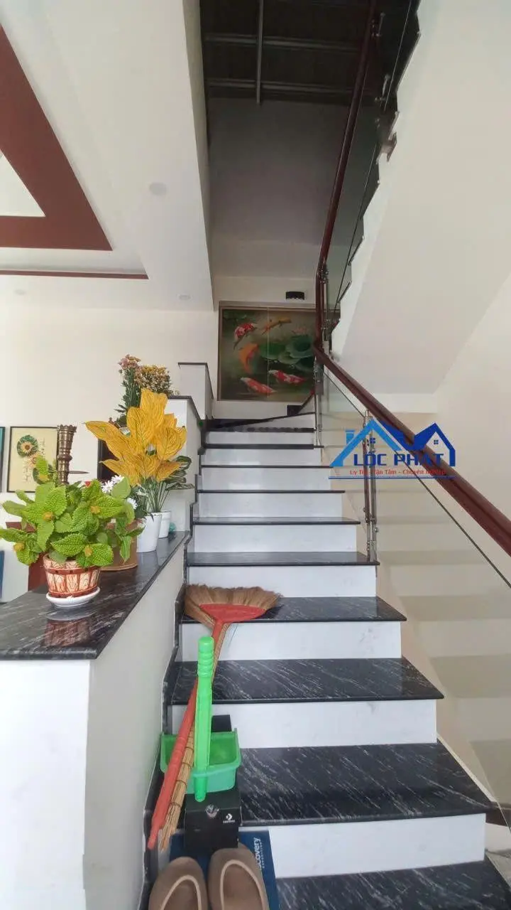 Bán nhà mái Thái thị trấn Long Thành 654 m2 chỉ 21 tỷ