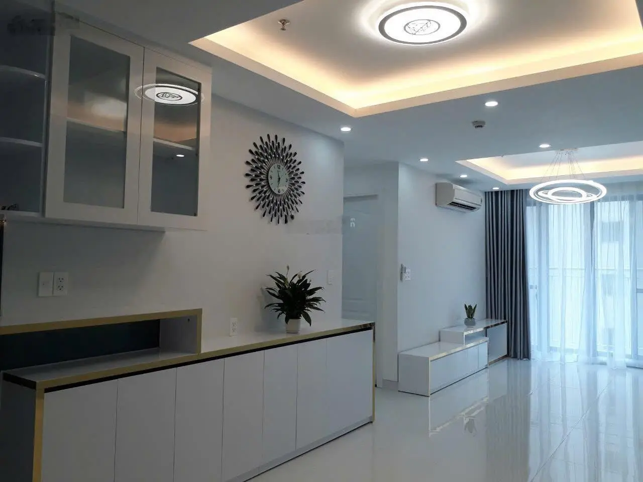 Bán Scenic Valley 3PN DT 101m2, lầu đẹp full nội thất, view hồ bơi giá 7,2 tỷ. LH: 0932 101 *** Thanh