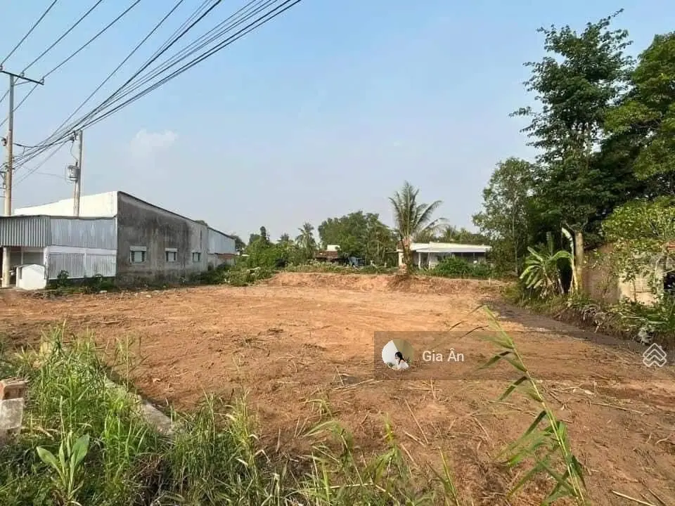 Bán nhanh đất 120m2/650tr SHR tại Bờ Kinh, Phường 4, Vĩnh Long gần Vincom Plaza Vĩnh Long