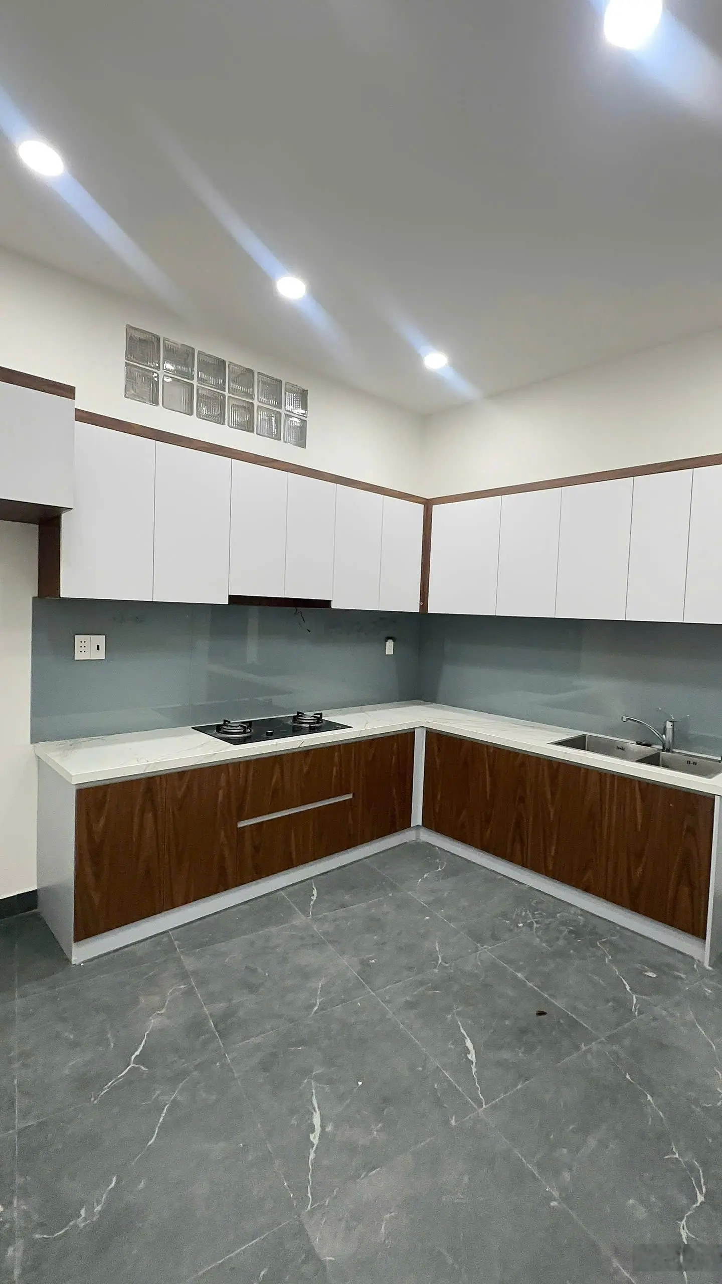 Nhà Sổ Hồng Riêng giá chỉ nhỉnh hơn 2 đồng, Cách đường Nguyễn Thị Pha 100m