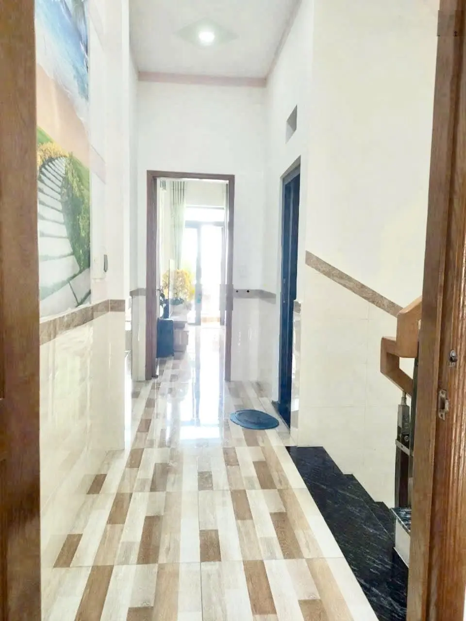Bán Gấp Nhà KDC Lê Phong 550 2 Lầu 1 Trệt, Gara 7 Chỗ, Đường 8m, View Đẹp Giá Tốt 4.555 Tỷ!
